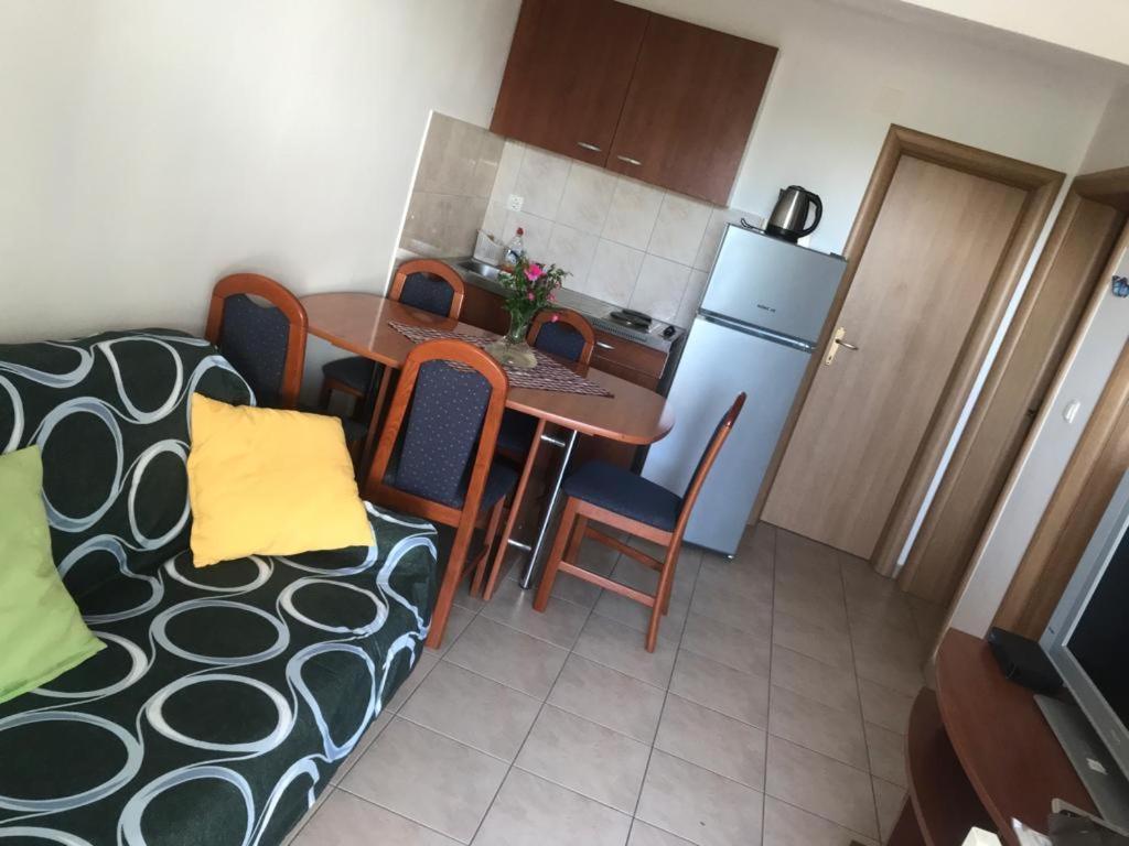 Apartments Iva 로고즈니차 외부 사진