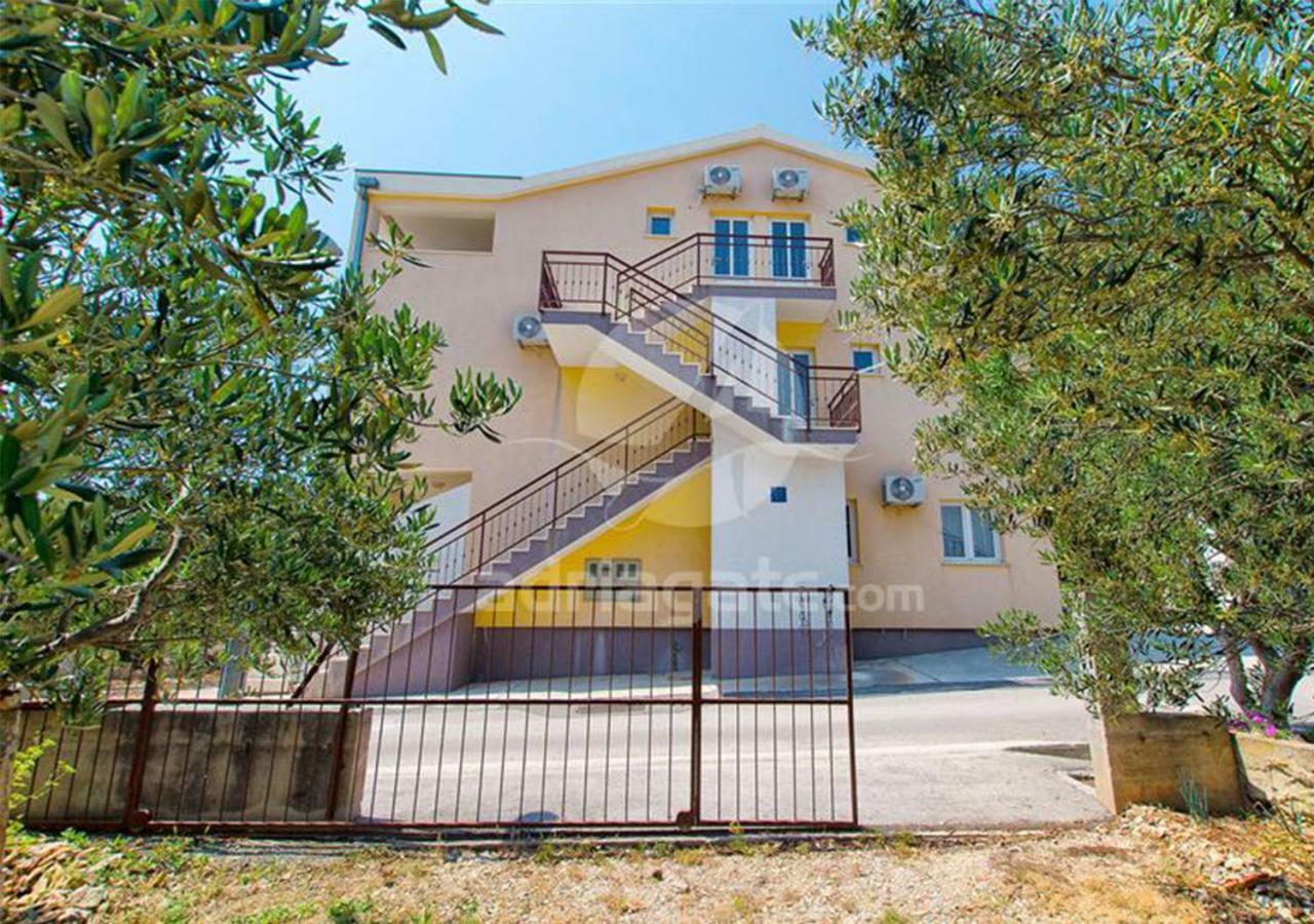 Apartments Iva 로고즈니차 외부 사진